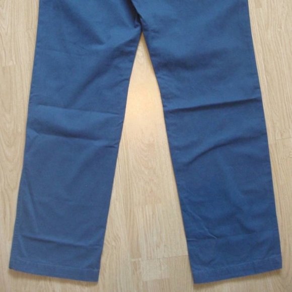 Eddie Bauer Classic Fit Chino - Picture 4 of 6